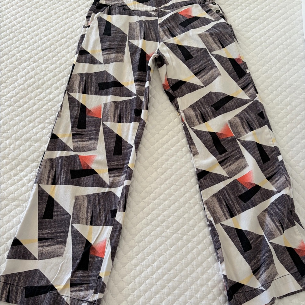 Geometric Print Wide-Leg Pants in Black, White & Coral